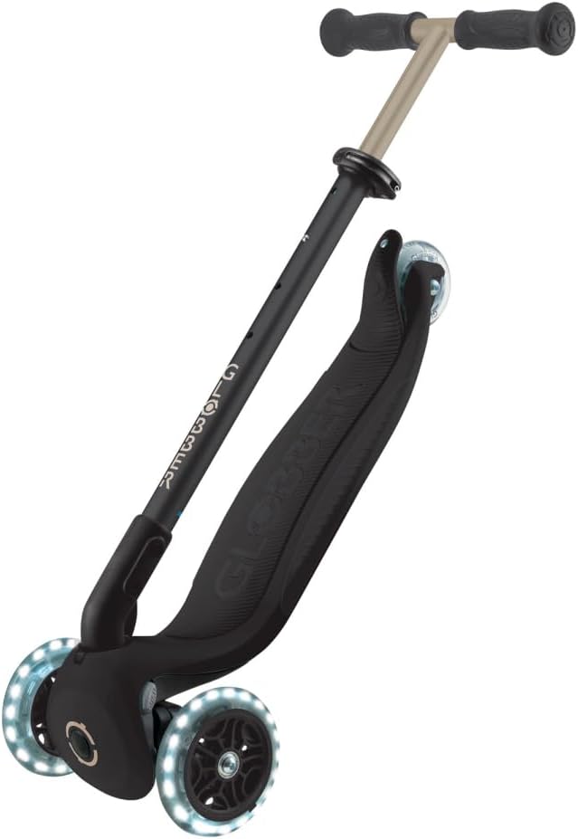 GLOBBER GO-UP Deluxe Lights 360 – 3 in 1 Aufsitzrad, Laufrad, Scooter, 120/80mm, 3-rädrig, verstellbar, LED-Rollen – Bild 7
