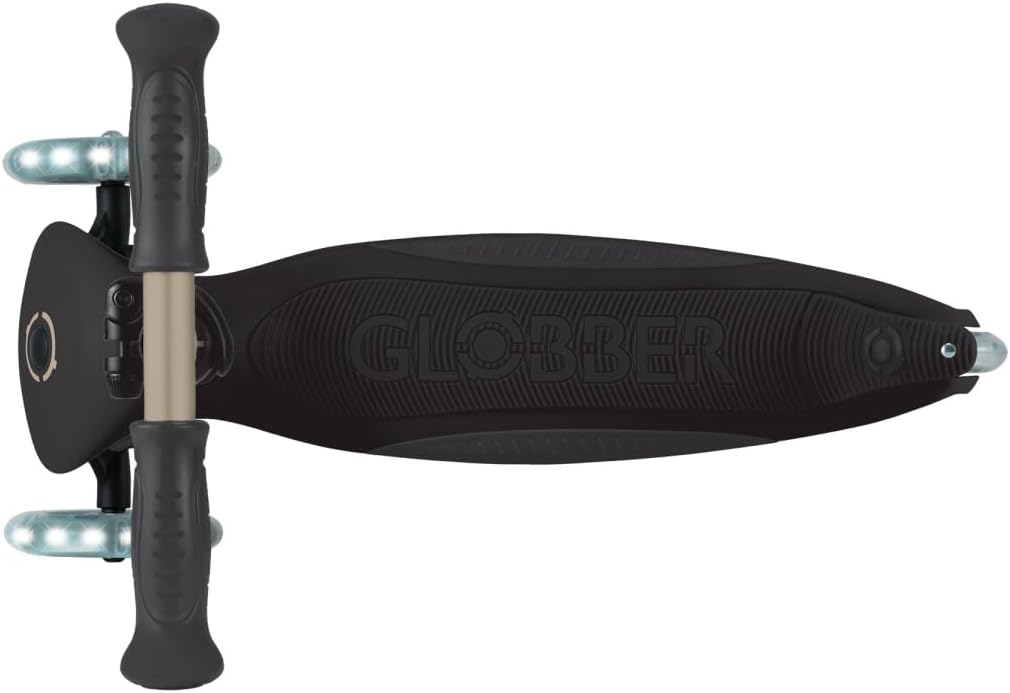 GLOBBER GO-UP Deluxe Lights 360 – 3 in 1 Aufsitzrad, Laufrad, Scooter, 120/80mm, 3-rädrig, verstellbar, LED-Rollen – Bild 8