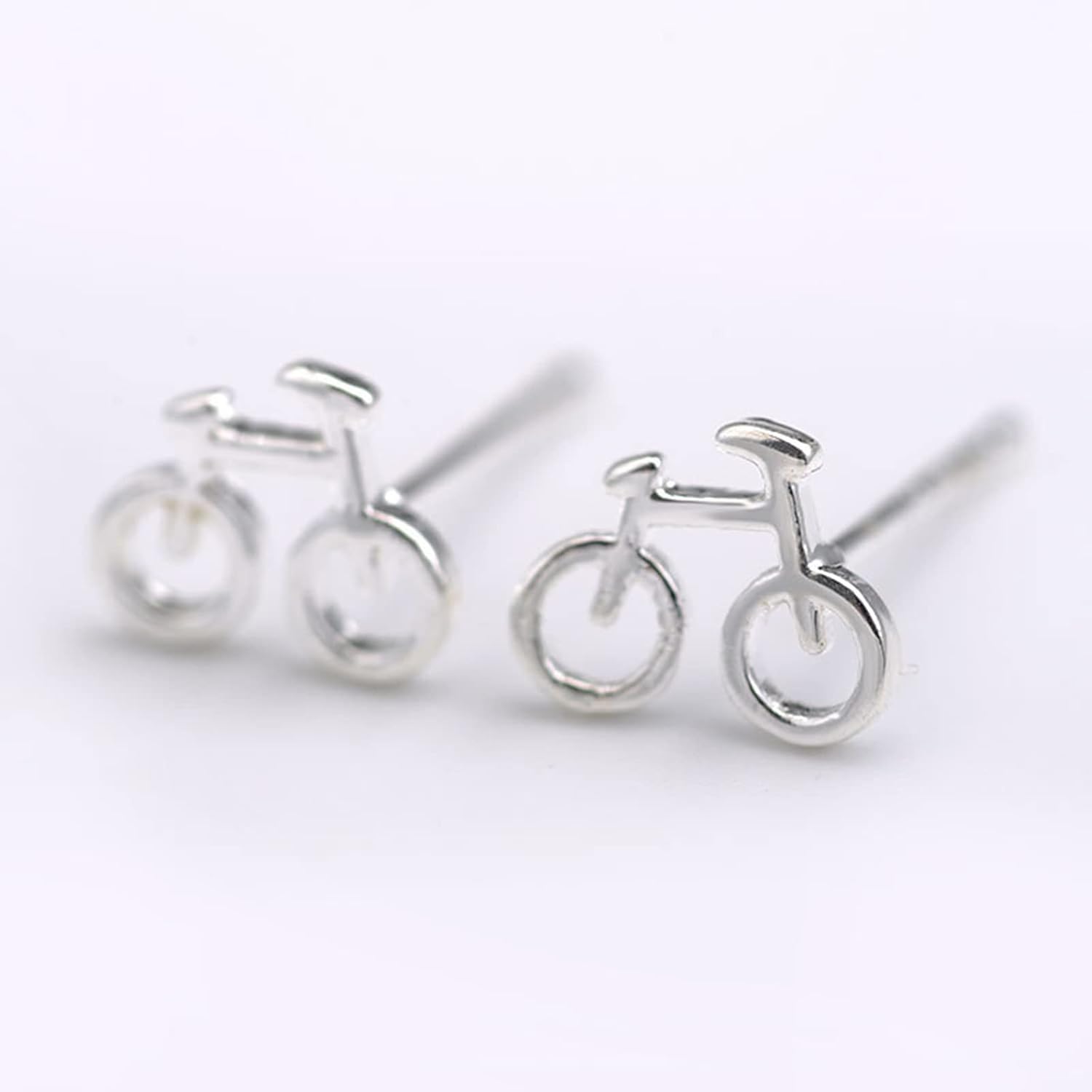 Boho Mini Bicycle Stud Earrings Silver Cartilage Tragus Cute Bicycle Tiny Unique Pin Wedding Earrings Bridal Jewellery Gifts for Women and Girls, Alloy Steel – Bild 3