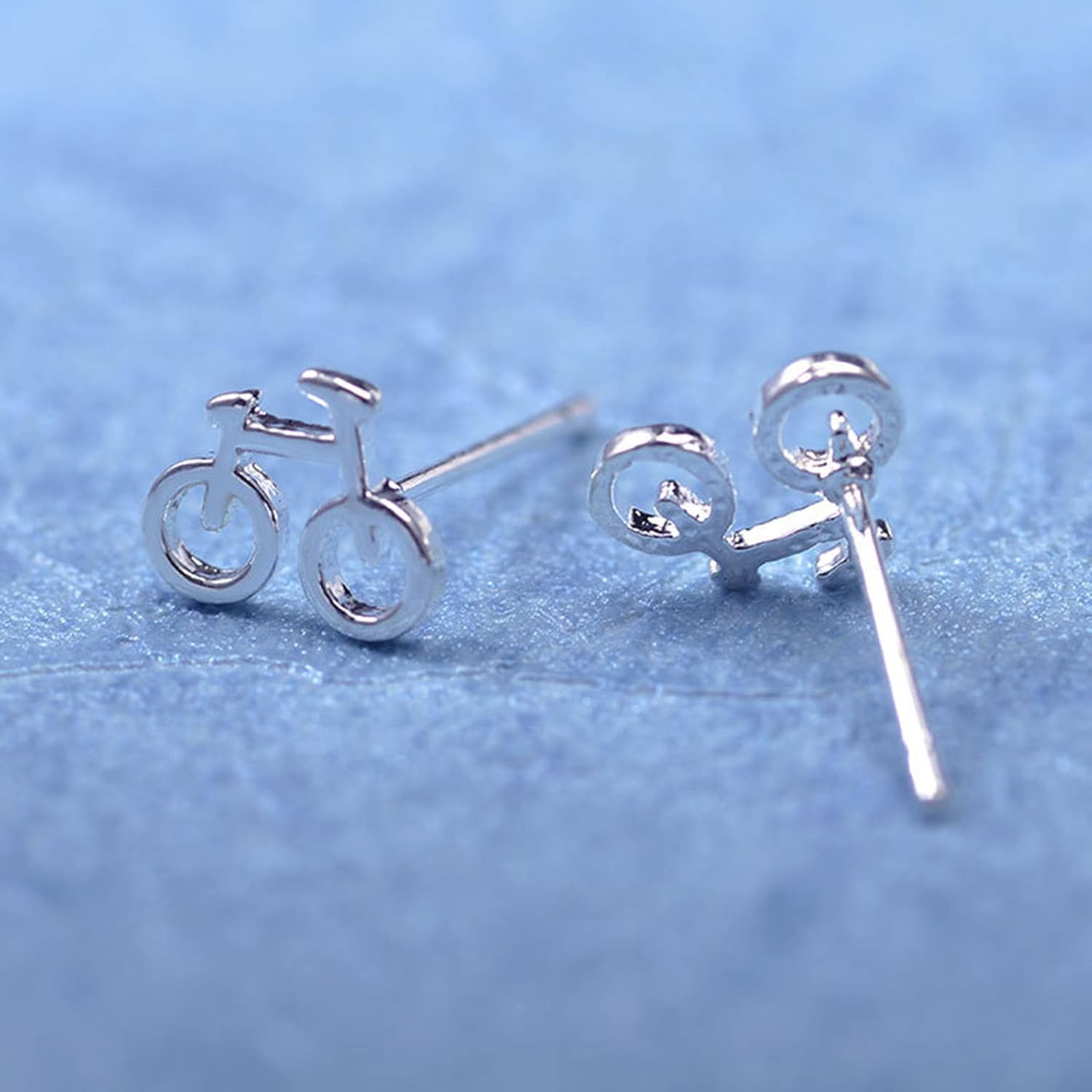 Boho Mini Bicycle Stud Earrings Silver Cartilage Tragus Cute Bicycle Tiny Unique Pin Wedding Earrings Bridal Jewellery Gifts for Women and Girls, Alloy Steel – Bild 4