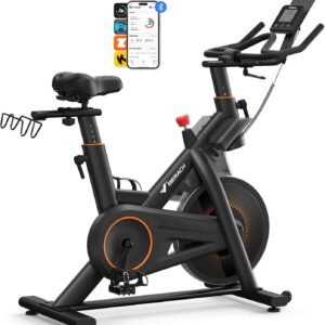 MERACH Profi-Heimtrainer Fahrrad mit 10kg Schwungrad, Max Laufruhe und Stabilität, Studio-ähnliches Training zu Hause, Leises Magnetbremssystem, Stoßdämpfender Luftkissensattel, Eigene App, Bis 158KG